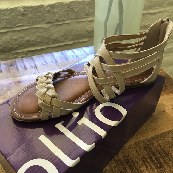 Ollio Shoes - Strapped Ollio sandals